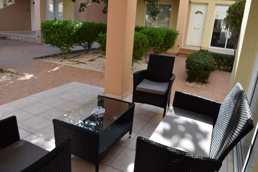 Diana Apartment Paphos Exterior foto