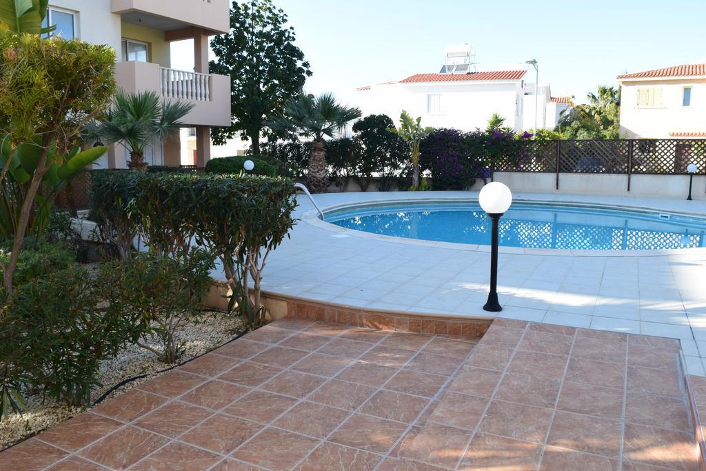 Diana Apartment Paphos Exterior foto